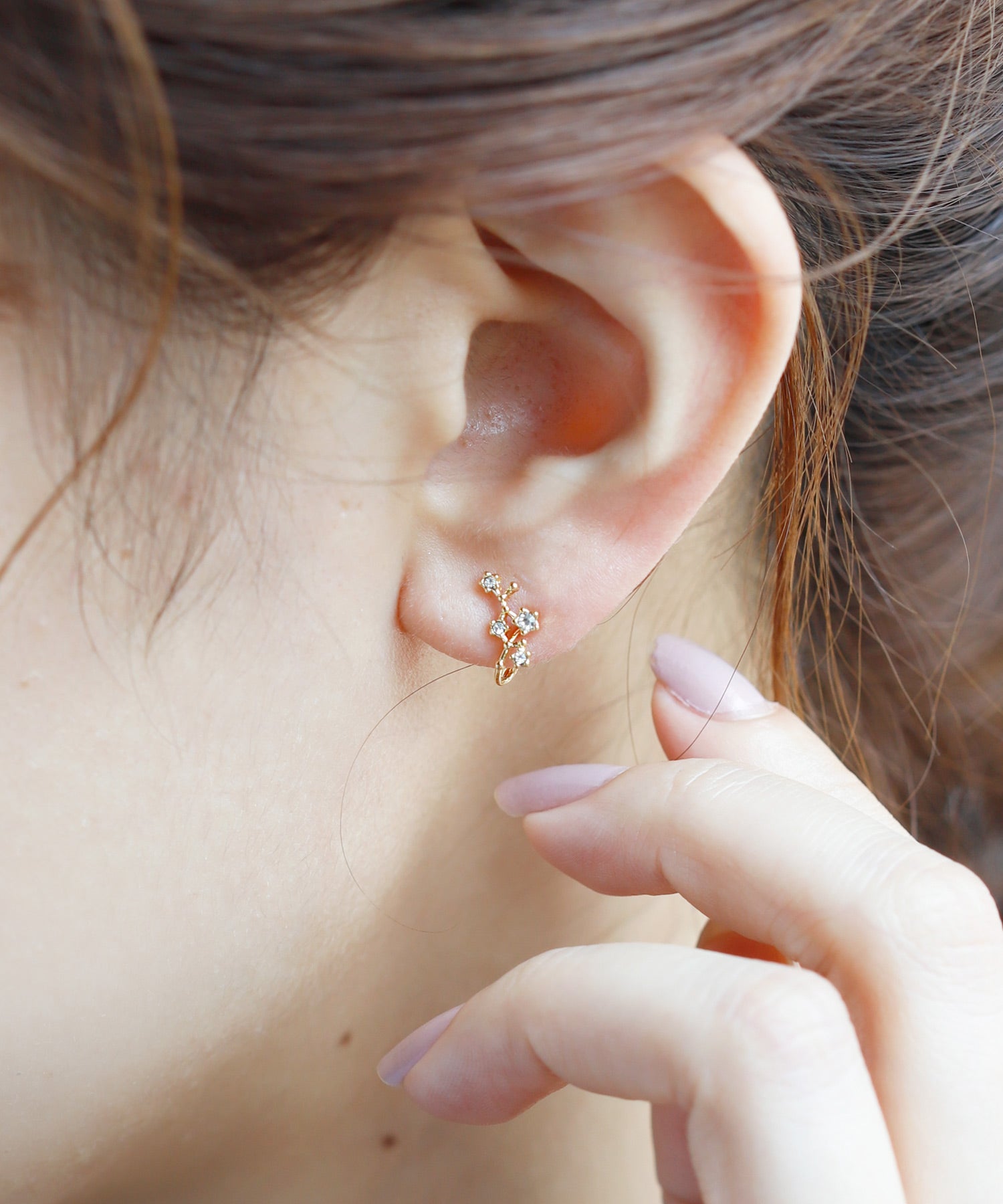 ANEMONE】ビジューが紡ぐ星座イヤリング｜SANPO ONLINE(サンポー