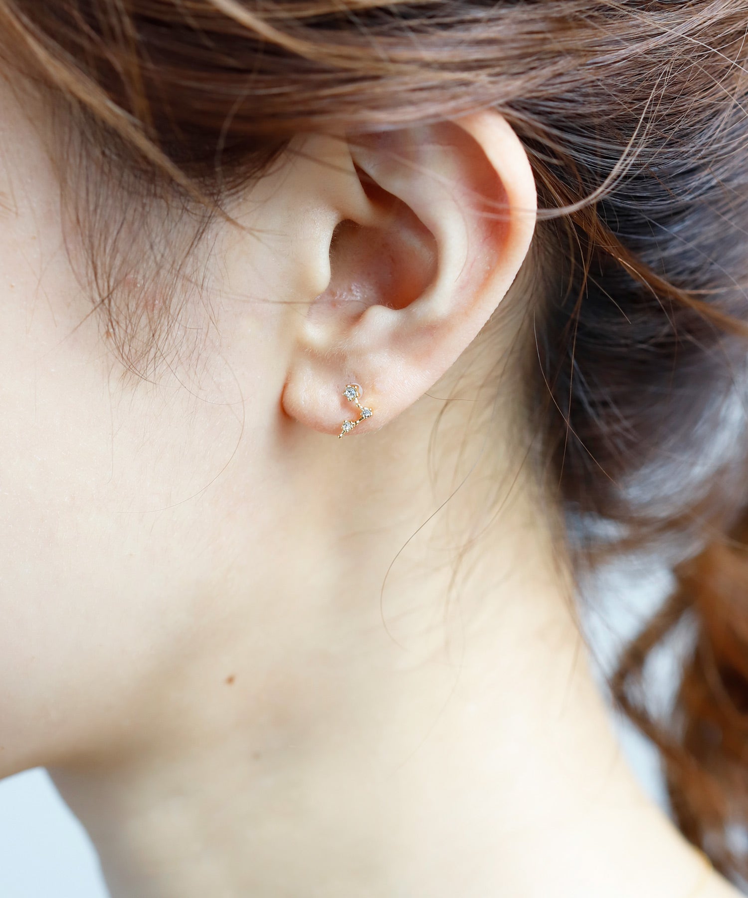 ANEMONE】ビジューが紡ぐ星座ピアス｜SANPO ONLINE(サンポーオンライン)