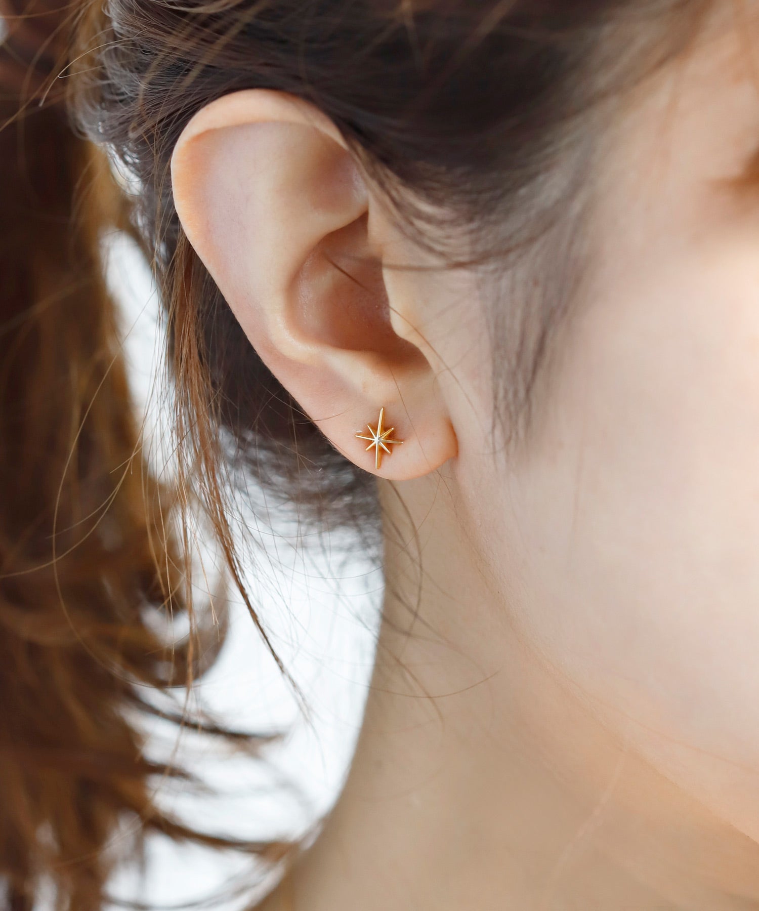 ANEMONE】ビジューが紡ぐ星座ピアス｜SANPO ONLINE(サンポーオンライン)