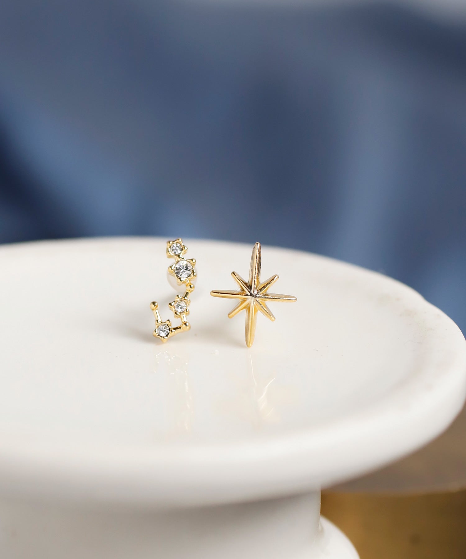 ANEMONE】ビジューが紡ぐ星座ピアス｜SANPO ONLINE(サンポーオンライン)