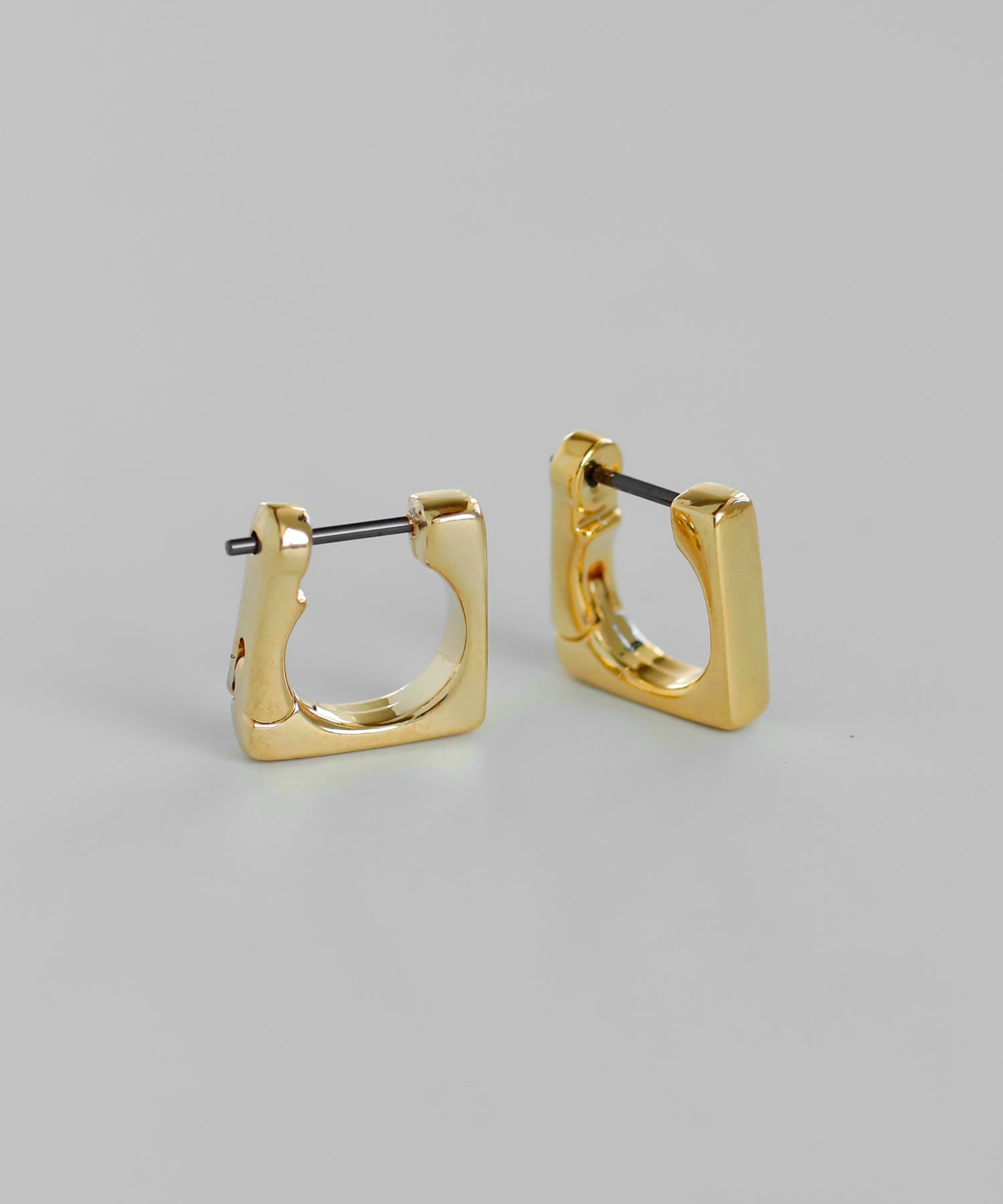 【marukusu】タイニー クロス フープ ピアス（ノーブランド） marukusu】タイニー クロス フープ ピアス（ノーブランド