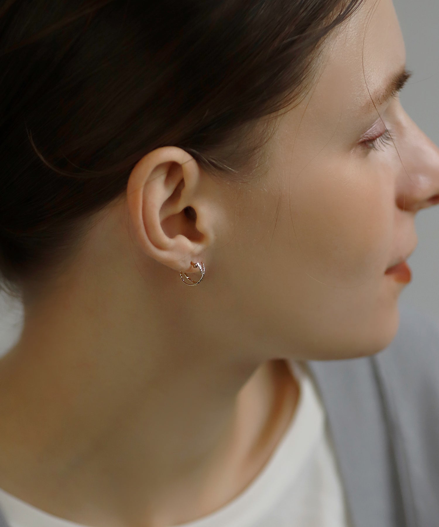 mimi33】クロスラインフープピアス[Sheerchic]｜SANPO ONLINE(サンポー