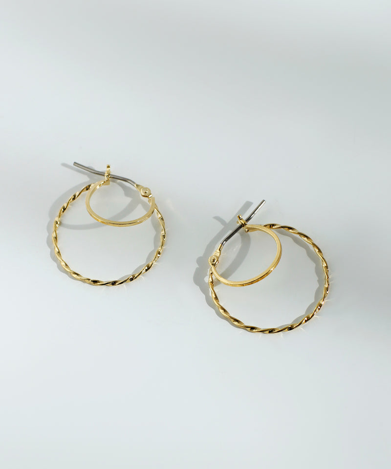 ツイストダブルラインフープピアス[Sheerchic]