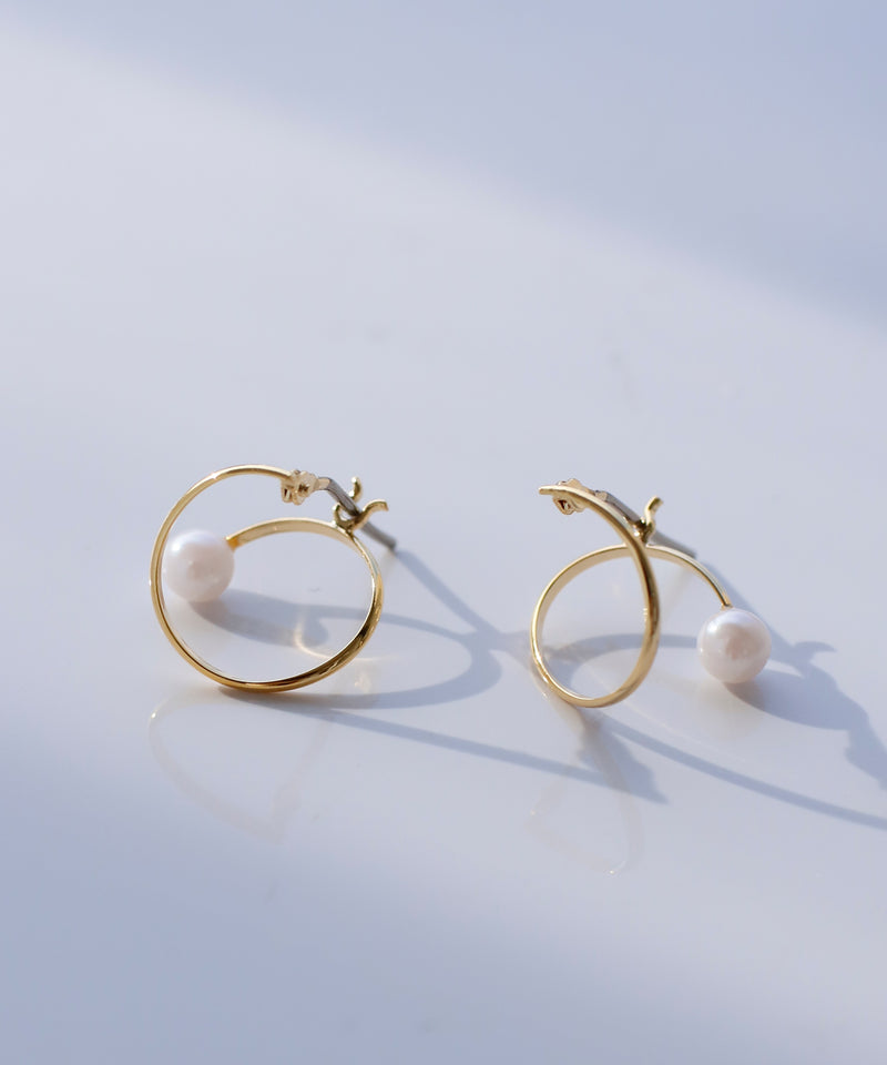 パール×コイルピアス[Sheerchic]