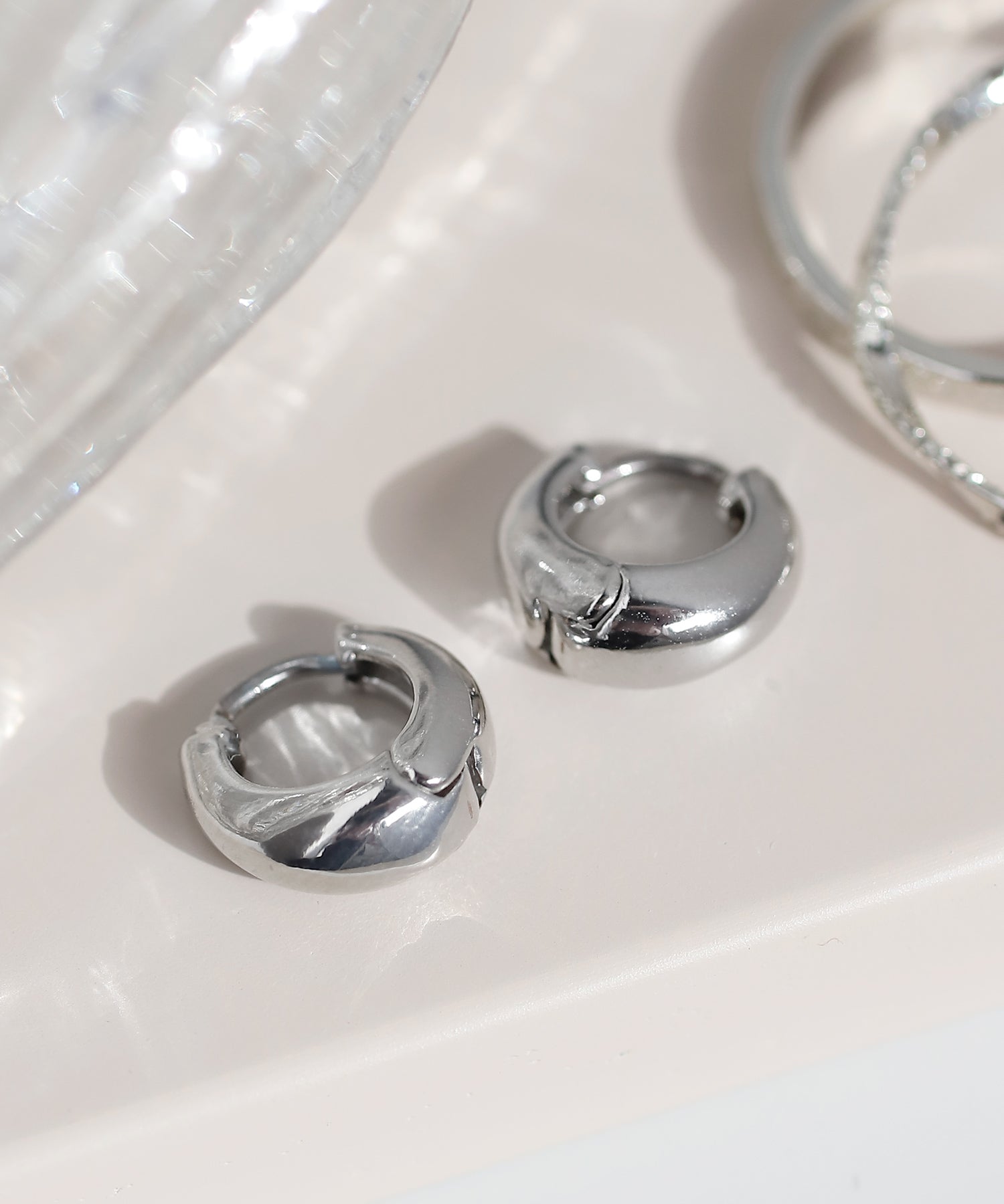 ANEMONE】ドロップラインミニフープピアス｜SANPO ONLINE(サンポー