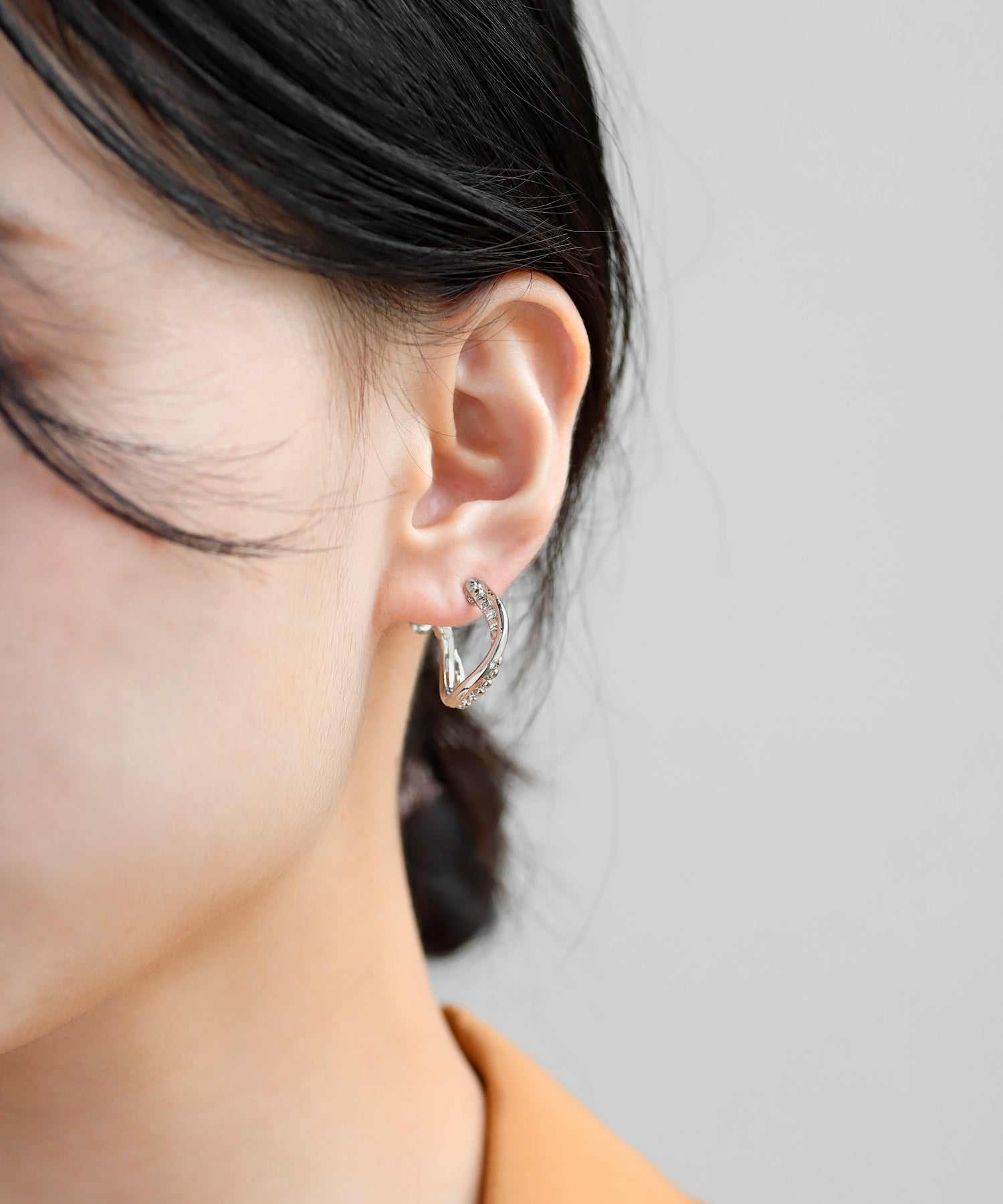 ANEMONE】ダブルラインプッシュイヤリング｜SANPO ONLINE(サンポー