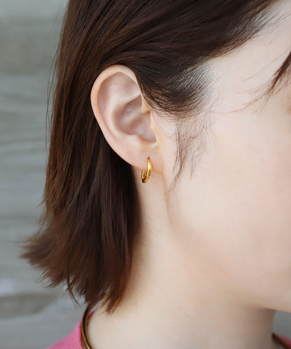 Drop Line Hoop Earrings [Jarubijou]