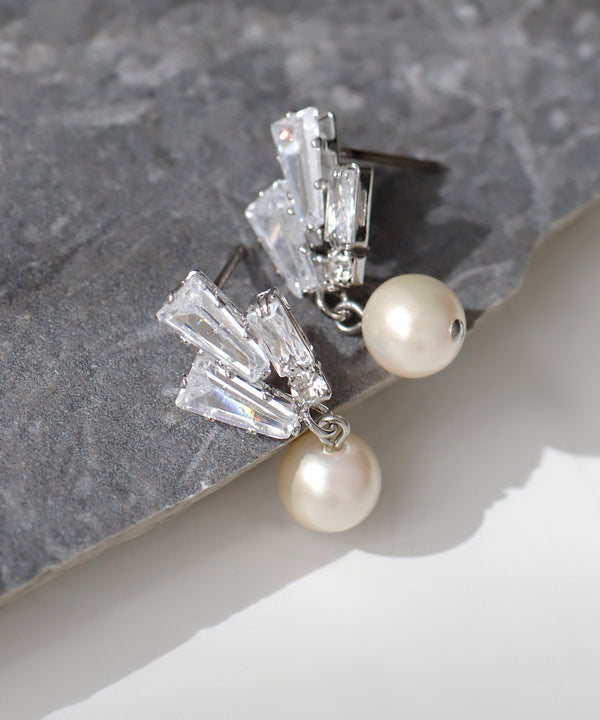 パール×スクエアビジューピアス