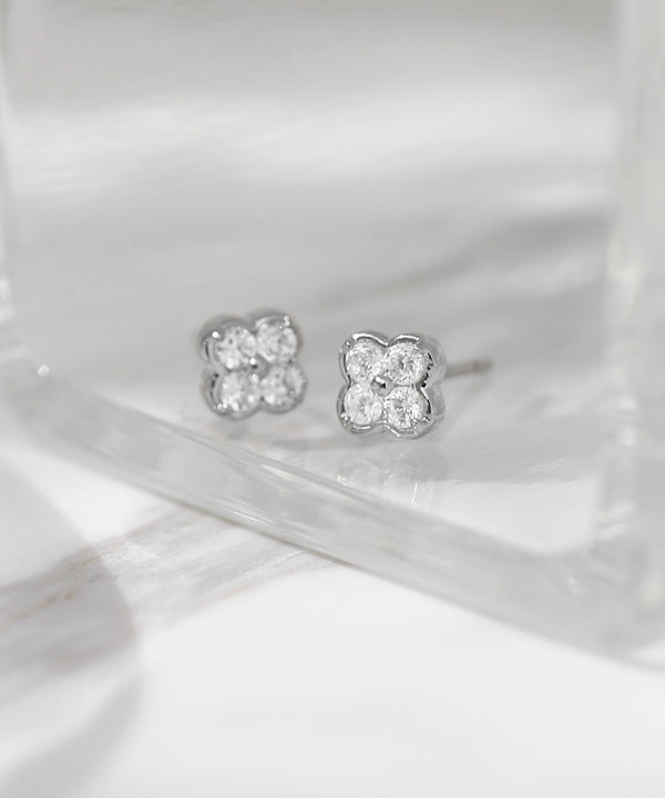 ビジューフラワーピアス