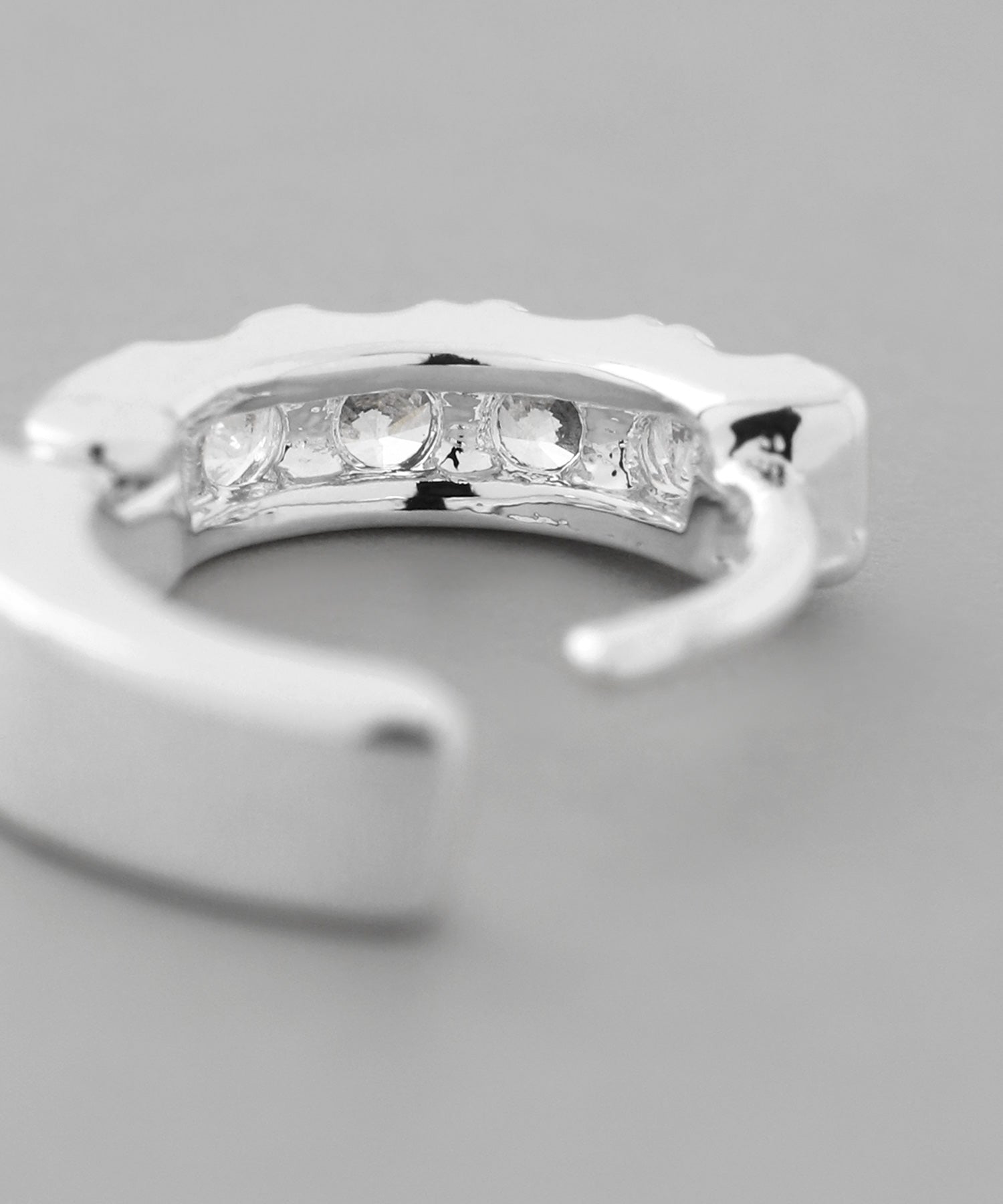 mimi33】ビジューフープピアス[Sheerchic]｜SANPO ONLINE