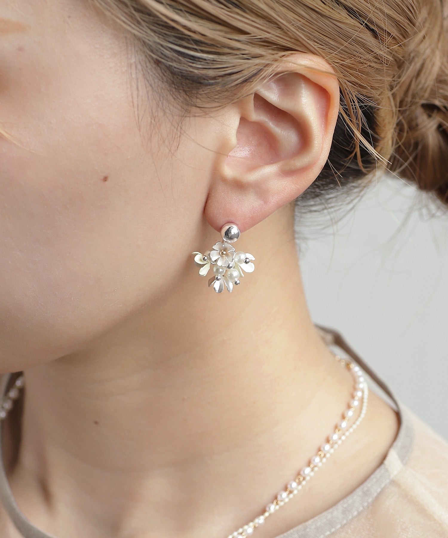ANEMONE】パール×フラワーバックキャッチピアス｜アネモネ・シエナロゼ