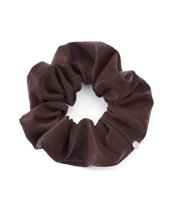 レザー調シュシュ