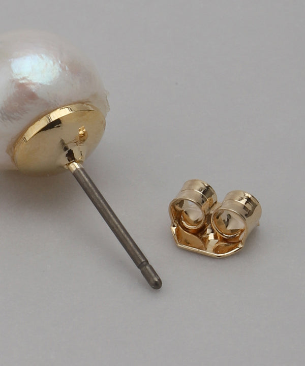 連なりパールが揺れるロングピアス[A]