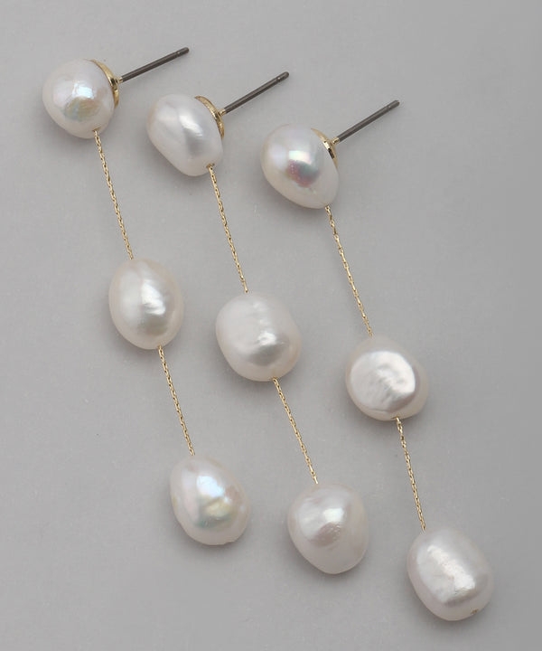 連なりパールが揺れるロングピアス[A]