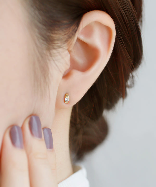 ビジュー×カーブプレートピアス