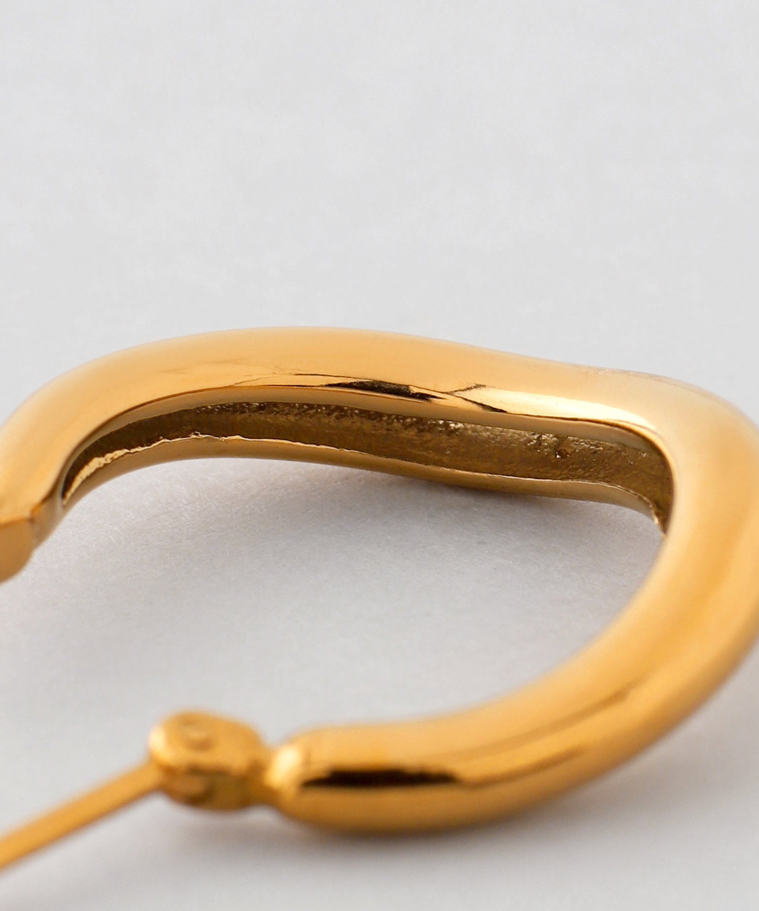 mimi33】ニュアンスウェーブフープピアス[ステンレス][Basic