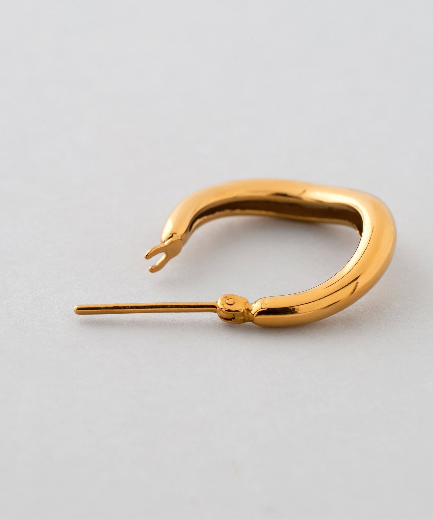 mimi33】ニュアンスウェーブフープピアス[ステンレス][Basic