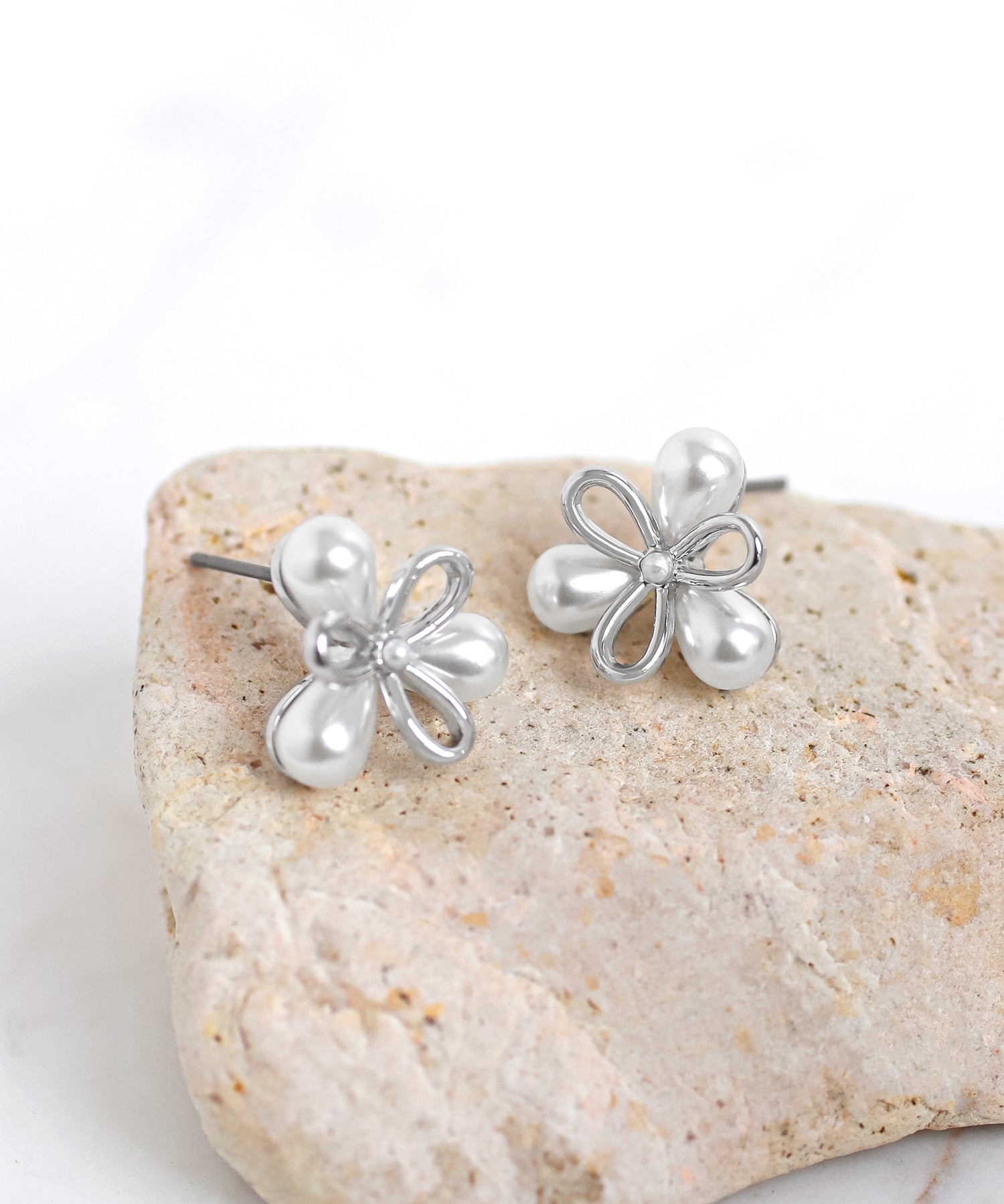 ANEMONE】パール×メタルフラワーピアス｜アネモネ・シエナロゼ