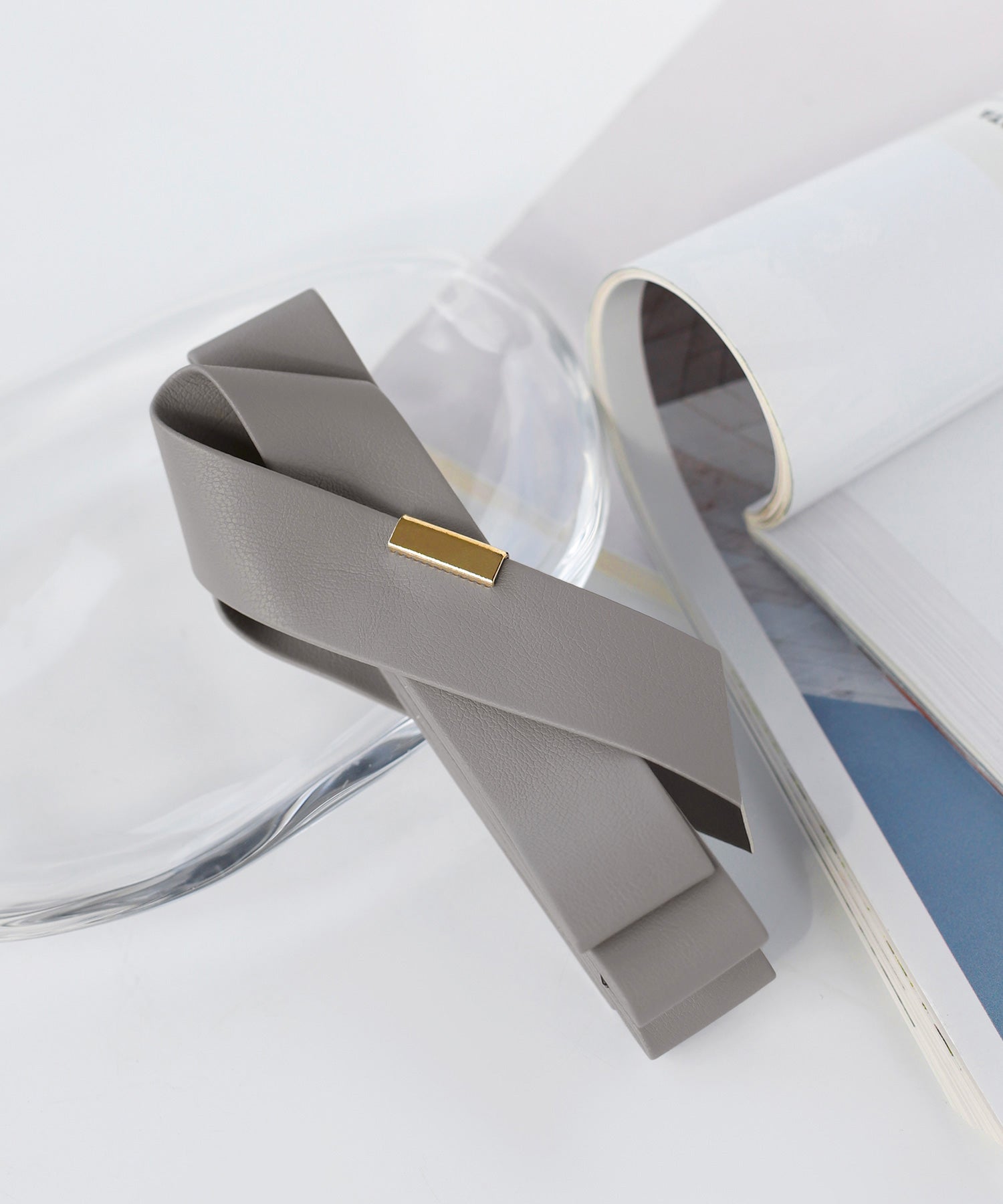 ANEMONE】レザー調メタルポイントリボンバナナクリップ｜SANPO ONLINE