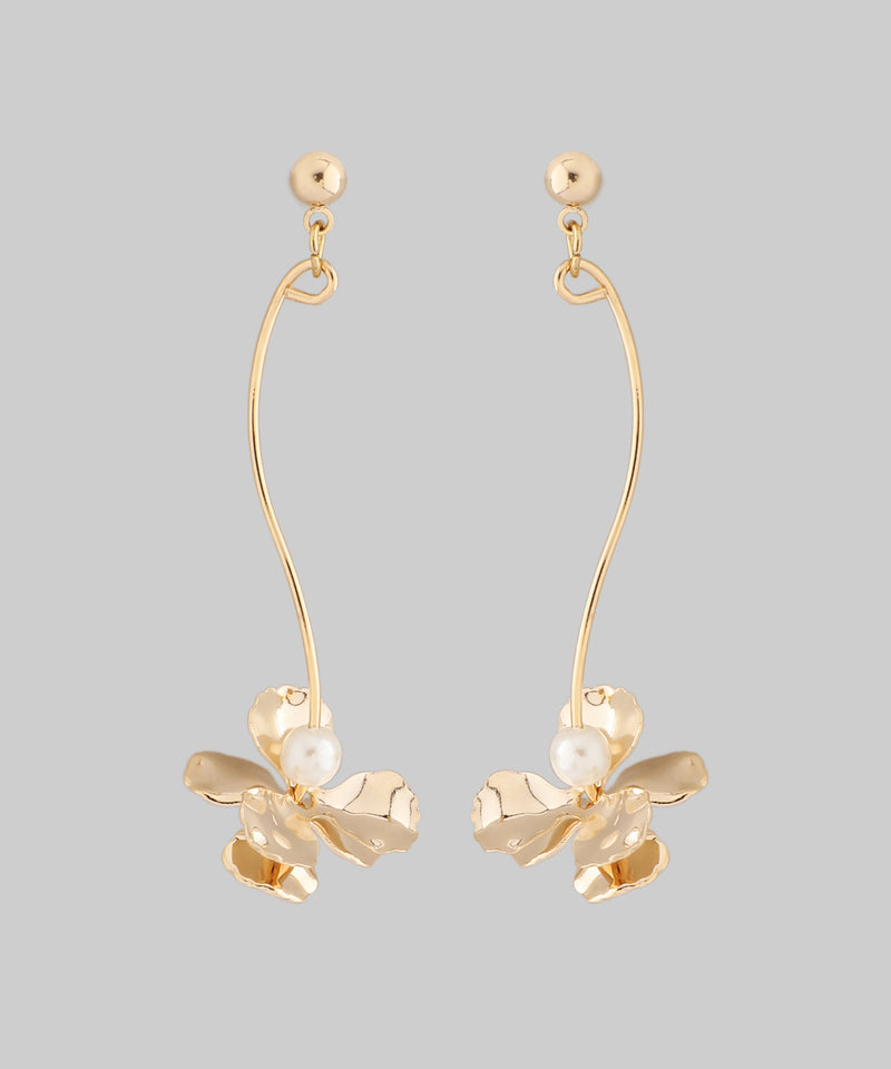 パール×メタルフラワーピアス