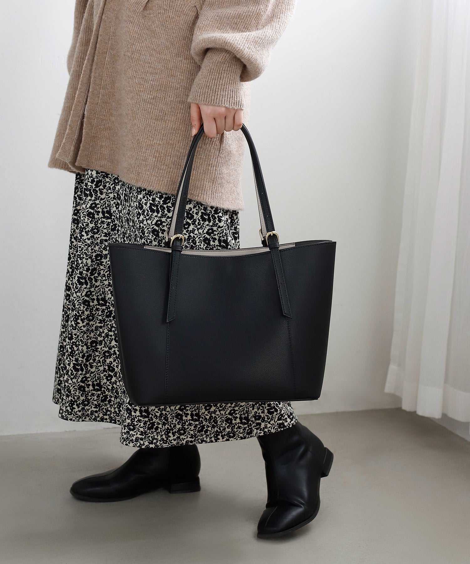 (一度使用)パデットベルトショルダートートバッグ パデッドトートバッグ(ONE SIZE ブルー): ファッション雑貨｜Right-on