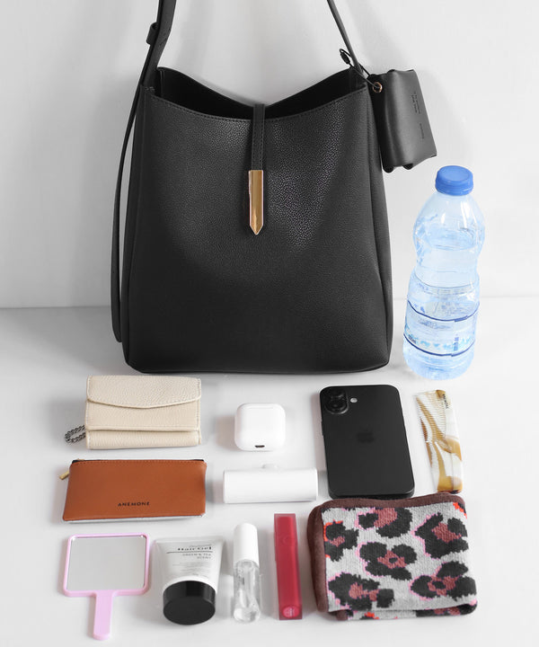 [Trideep] Leather shoulder bag with pouch