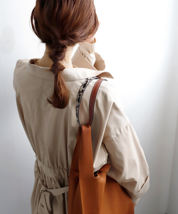 レザー調ショルダーストラップ