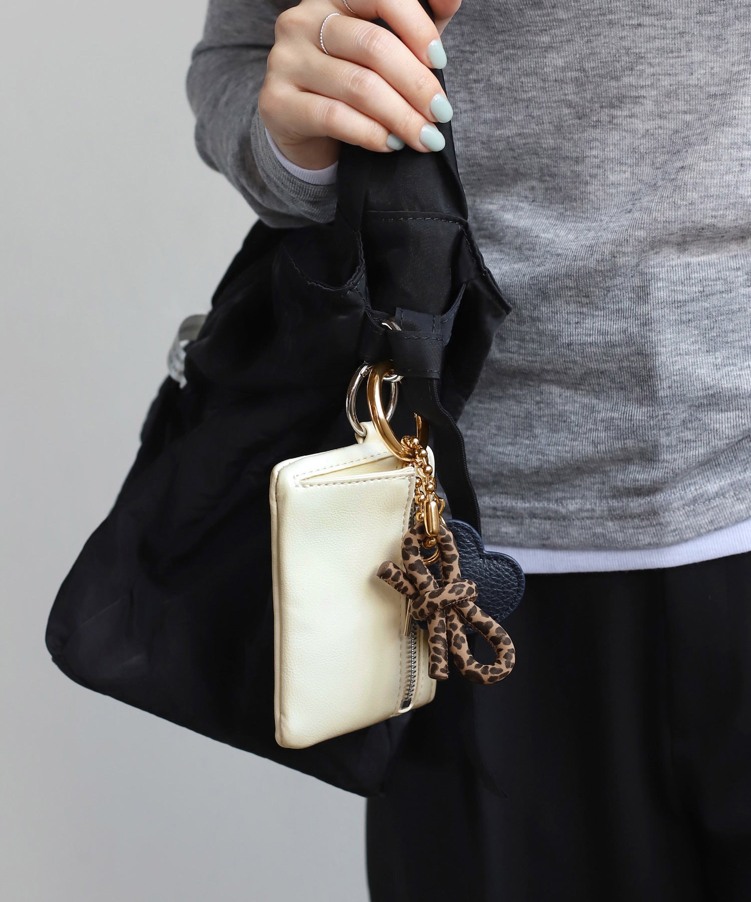 アクセサリー himono Hizm/SK accessory/札形ﾍﾟﾝﾀﾞﾝﾄM 燦然彼岸花 モノトーンピアノ