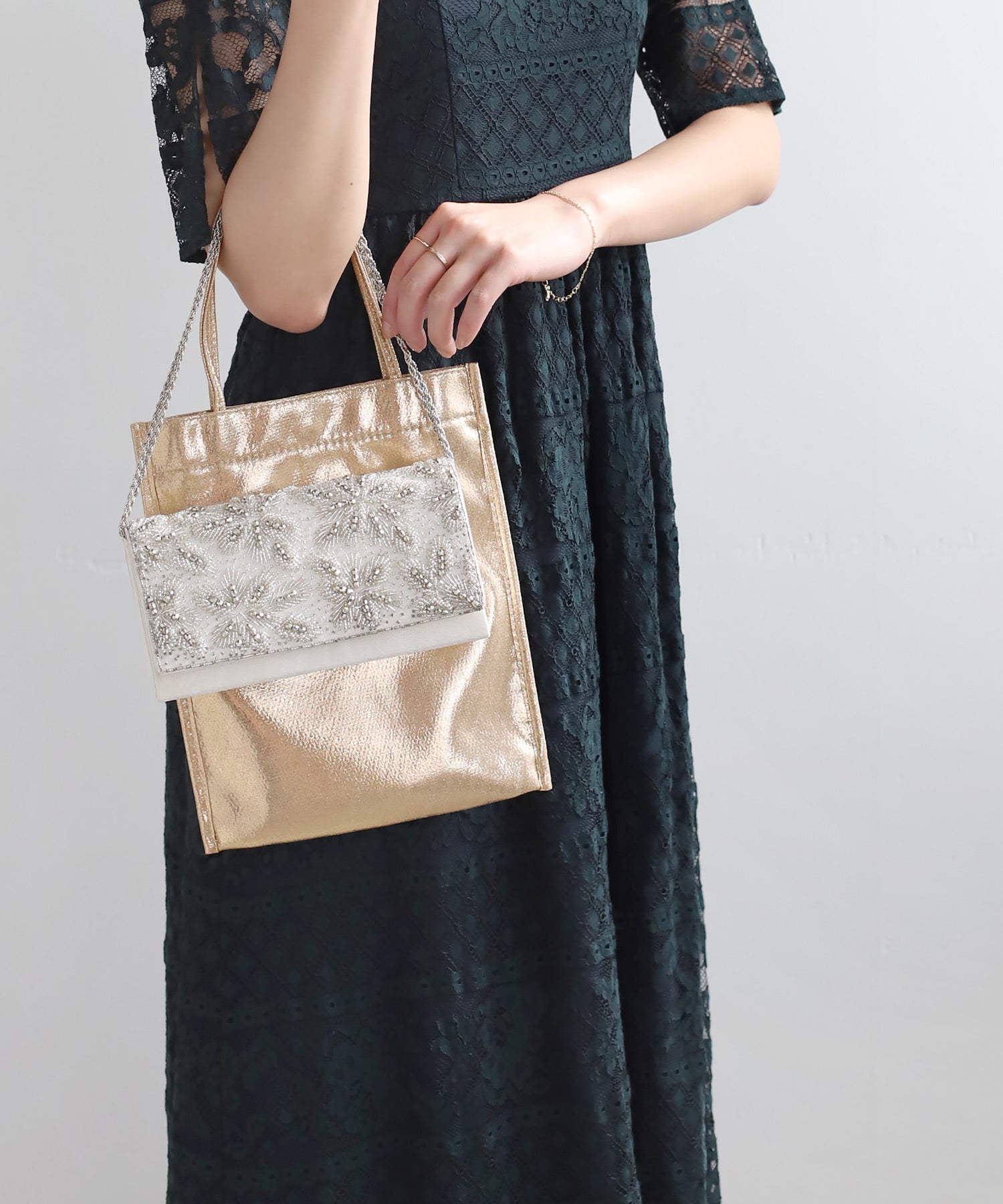 ANEMONE】メタリックショルダー2WAYサブバッグ[バンケット]｜SANPO