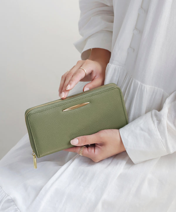 【BEAURE】レザーウォレット