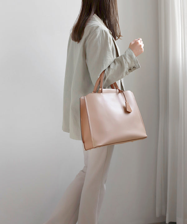 ストラップ付きバイカラースクエア2WAYバッグ