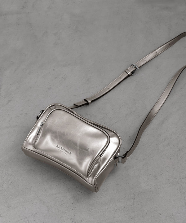 Leather shoulder bag