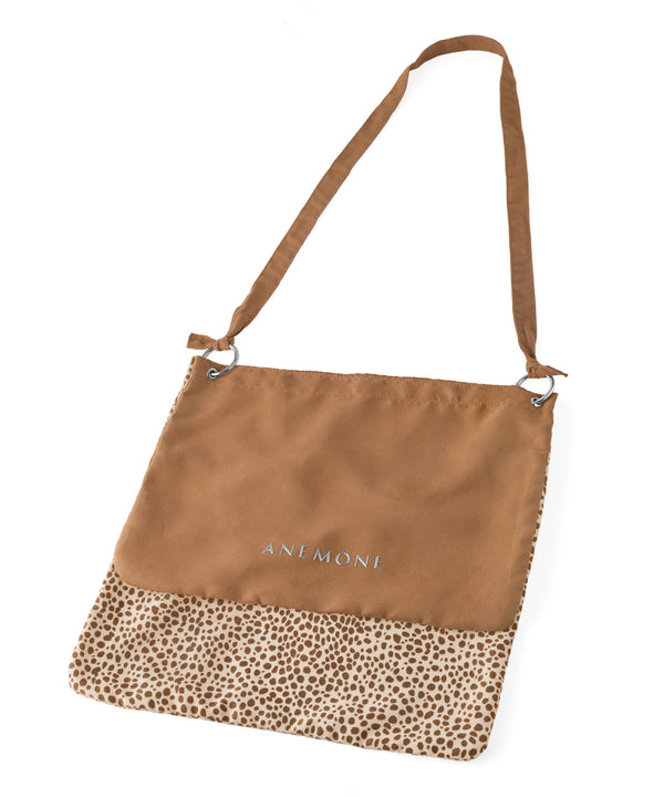 スエード調アニマル柄ショルダーバッグ