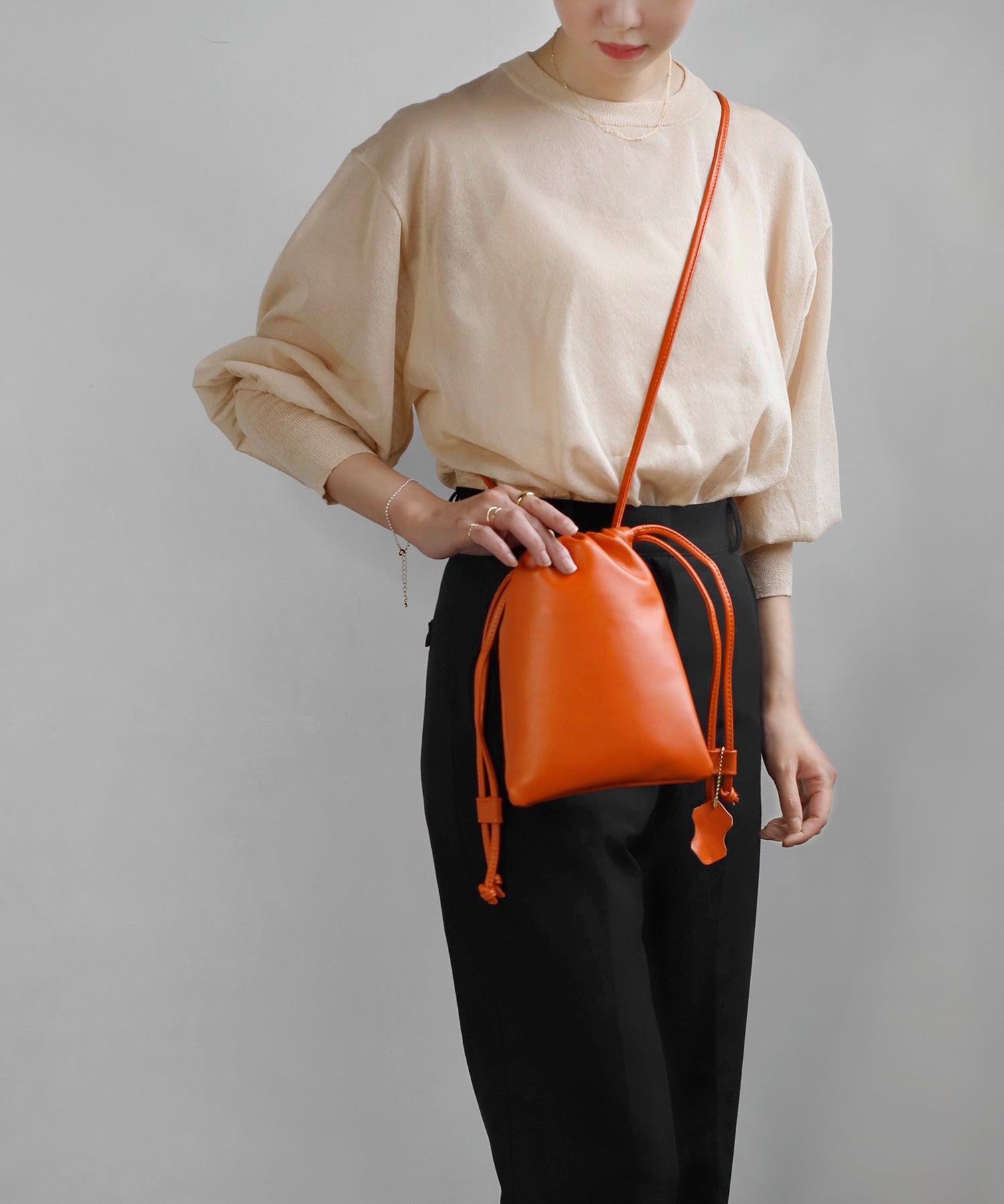 ANEMONE】【COOCO】ラムレザー巾着ショルダーバッグ｜SANPO ONLINE