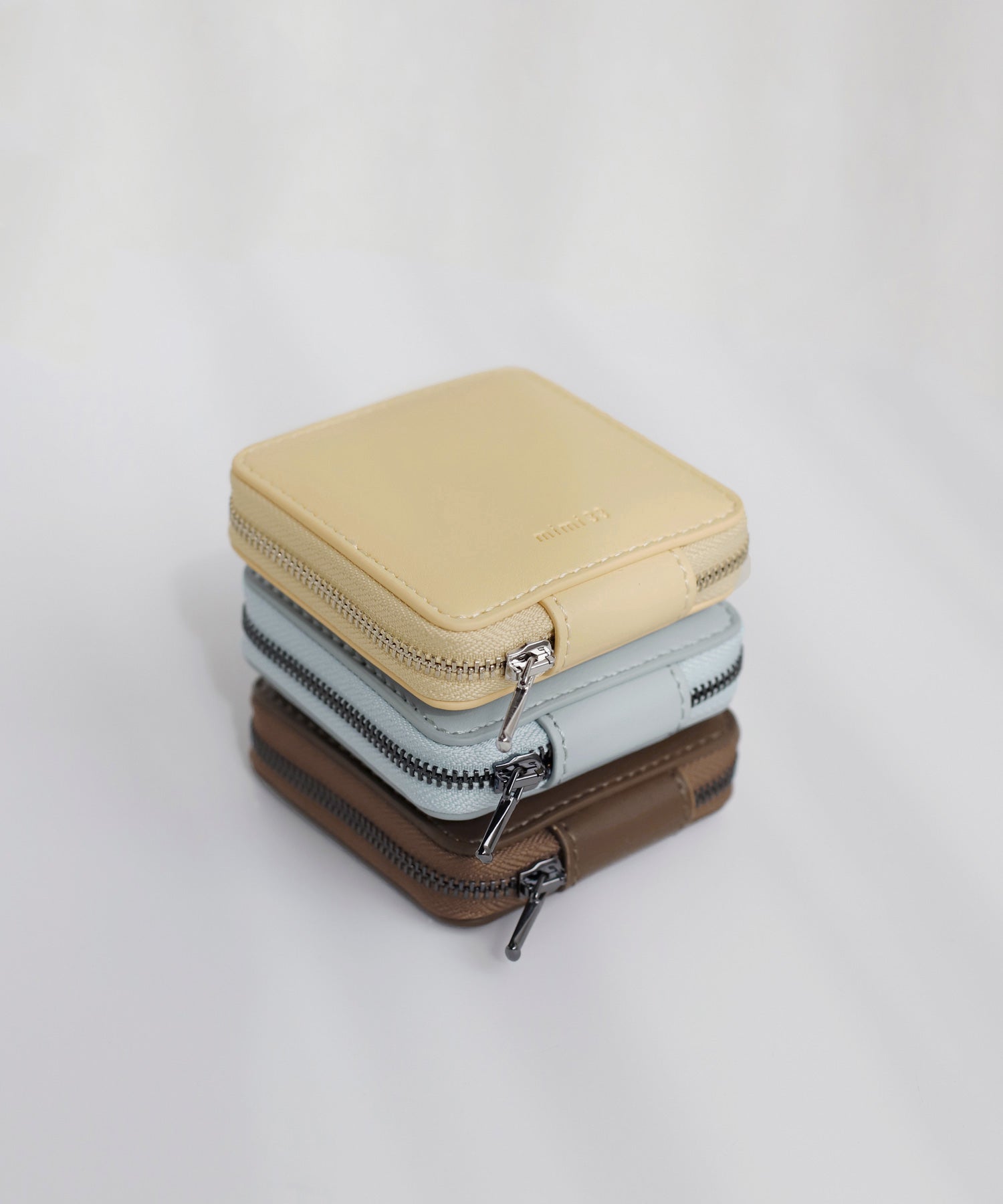 アクセサリーポーチ アクセサリー】ポーチ レザー コンパクト 本革（商品番号：P25