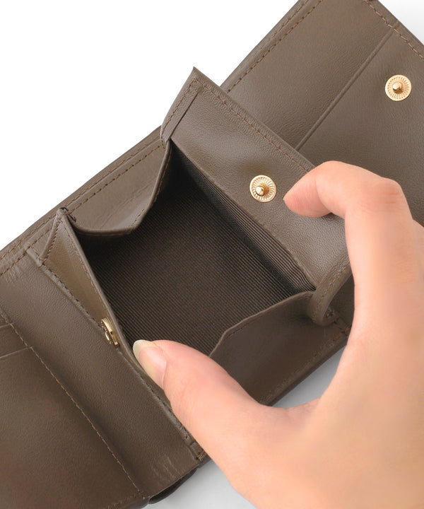 三つ折りレザーウォレット