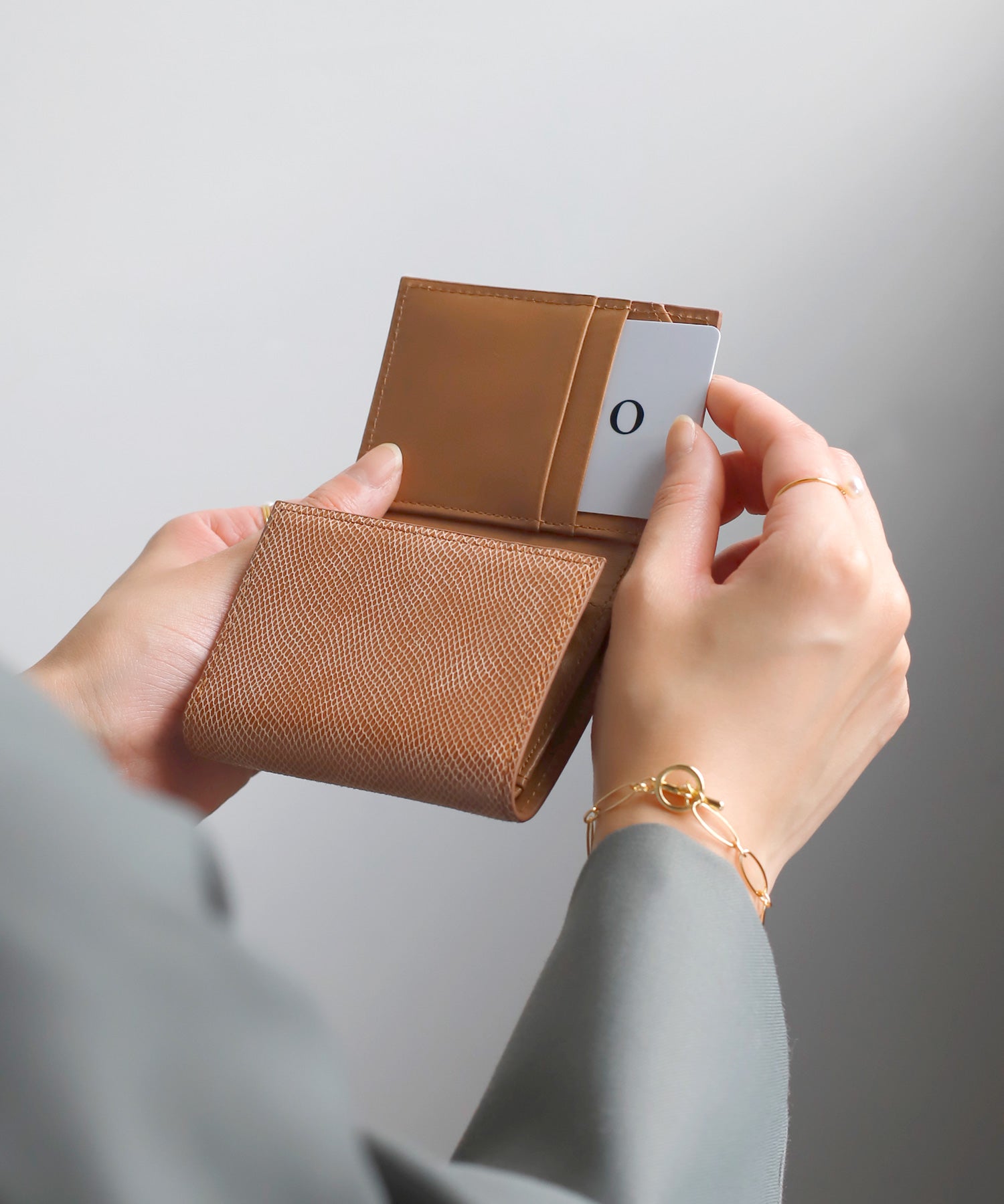 シ*ン様 【未使用品】HORWEEN製 三つ折りレザーウォレット ブラウン系 W シ*ン様 【未使用品】HORWEEN製 三つ折りレザーウォレット ブラウン系 W