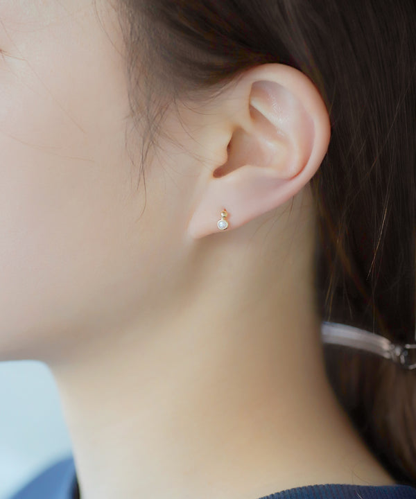 淡水パールピアス[K10]