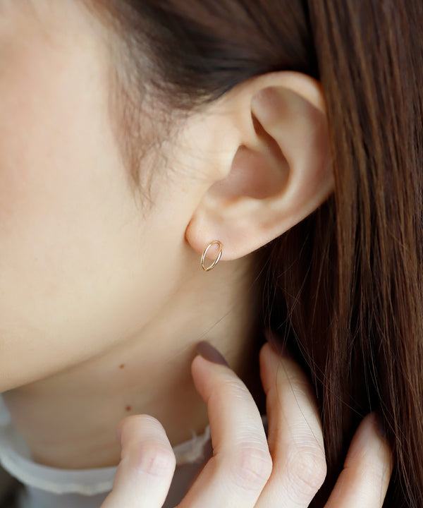 カーブマーキスピアス[K10]