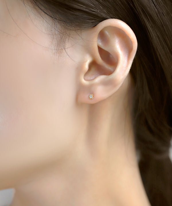 ジルコニアフラワーピアス[K10]