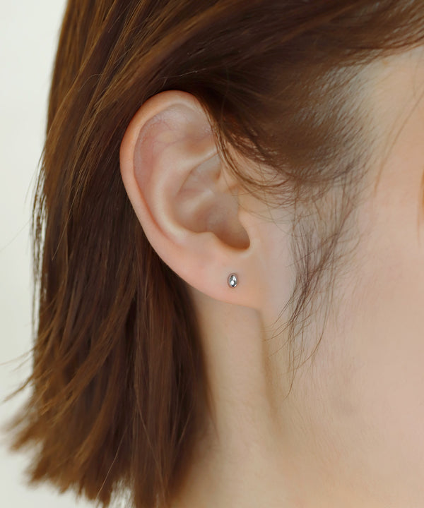 オーバルミニピアス[K10]