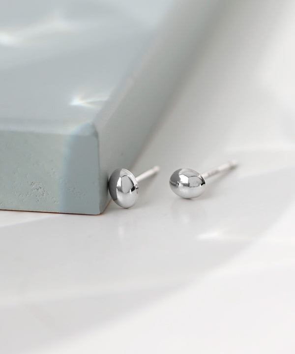 オーバルミニピアス[K10]