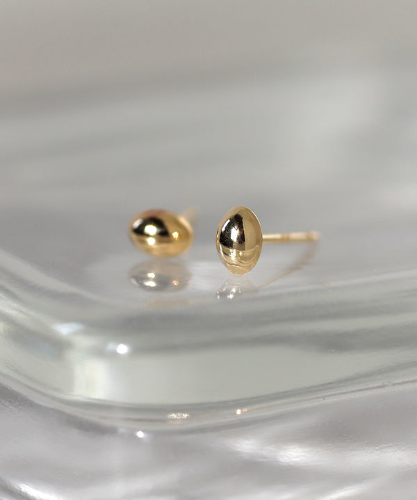 オーバルミニピアス[K10]
