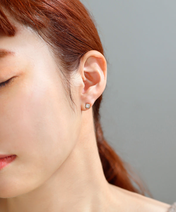 ビジュースクエアピアス[K10]