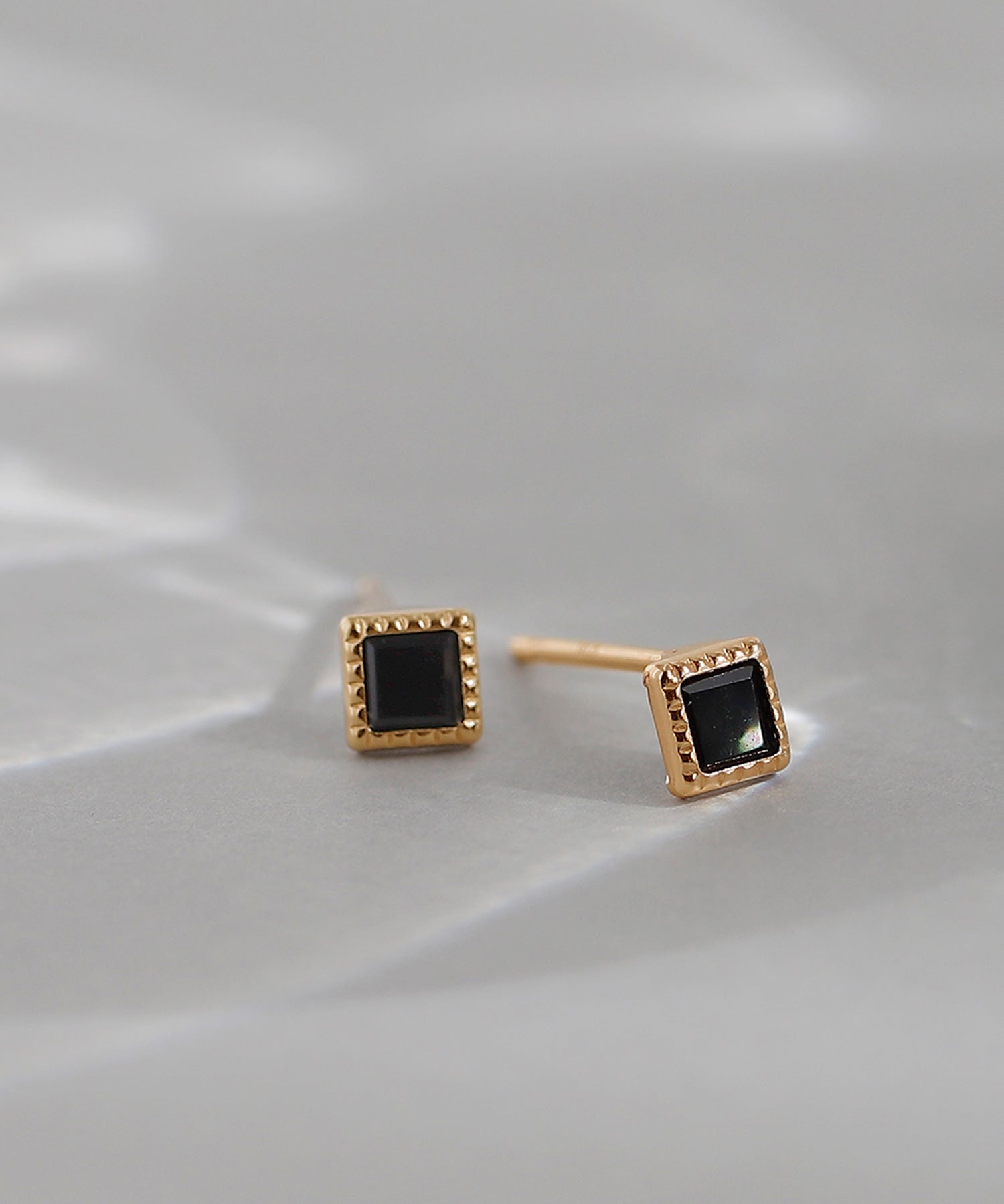 ANEMONE】ミル打ちフレーム天然石ピアス[K10]｜SANPO ONLINE(サンポー