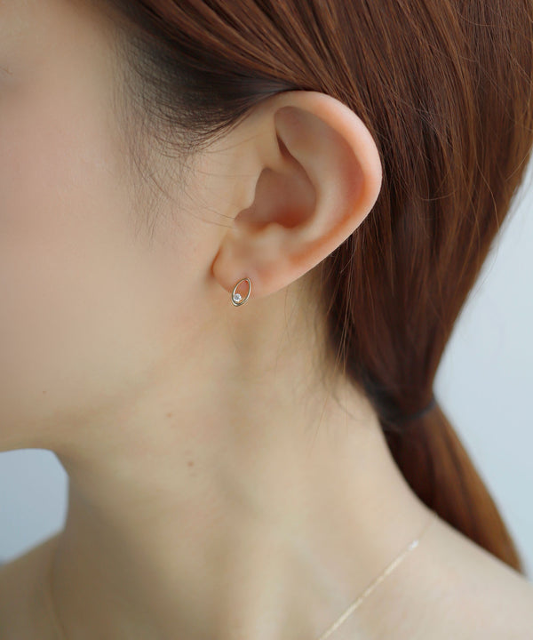 1粒ジルコニア×オーバルピアス[K10]