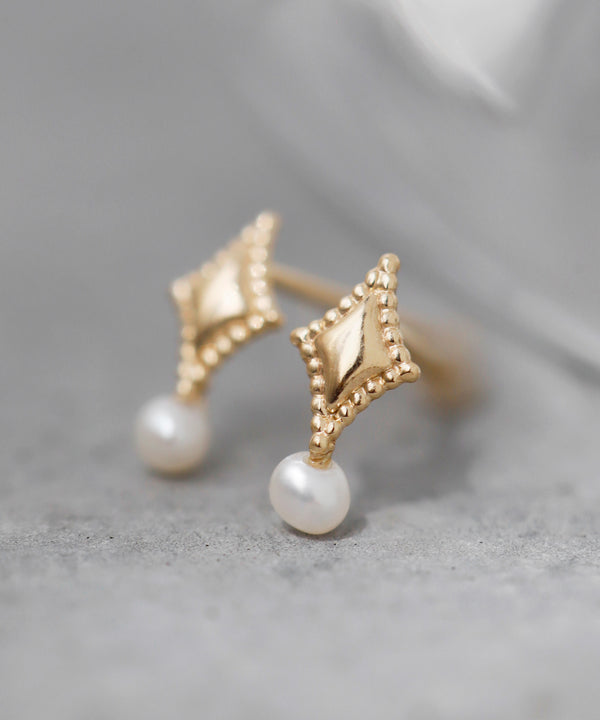 淡水パール×ダイヤモチーフピアス[K10]
