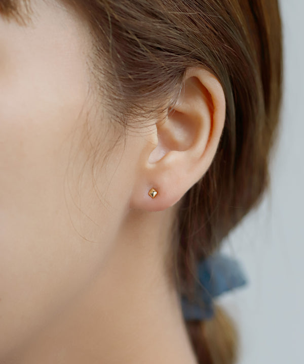ダイヤシェイプミニピアス[K10]