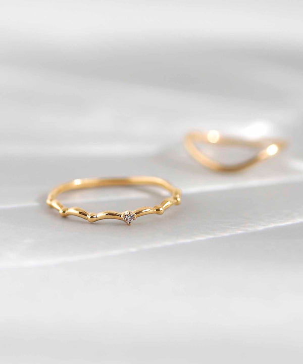 [Gift box included] Single diamond wave ring [K10]