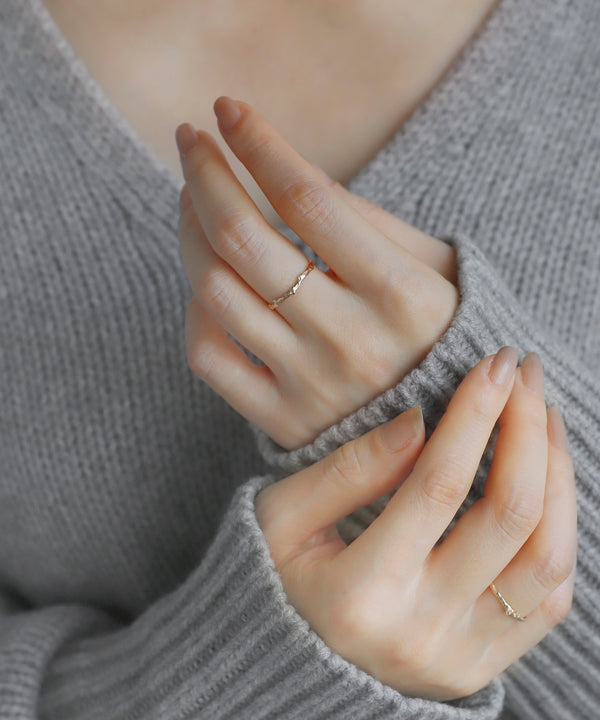 [Gift box included] Craft-style ring [K10]